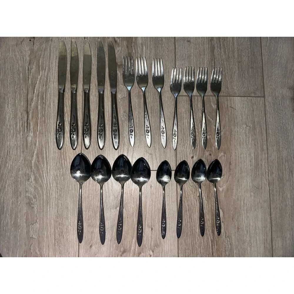 20 PIECES‎  ONEIDA COMMUNITY ROSE SHADOW STAINLESS FLATWARE Fork Spoon Knife